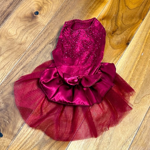 Adorable Pet Dress - Picture 1 of 3